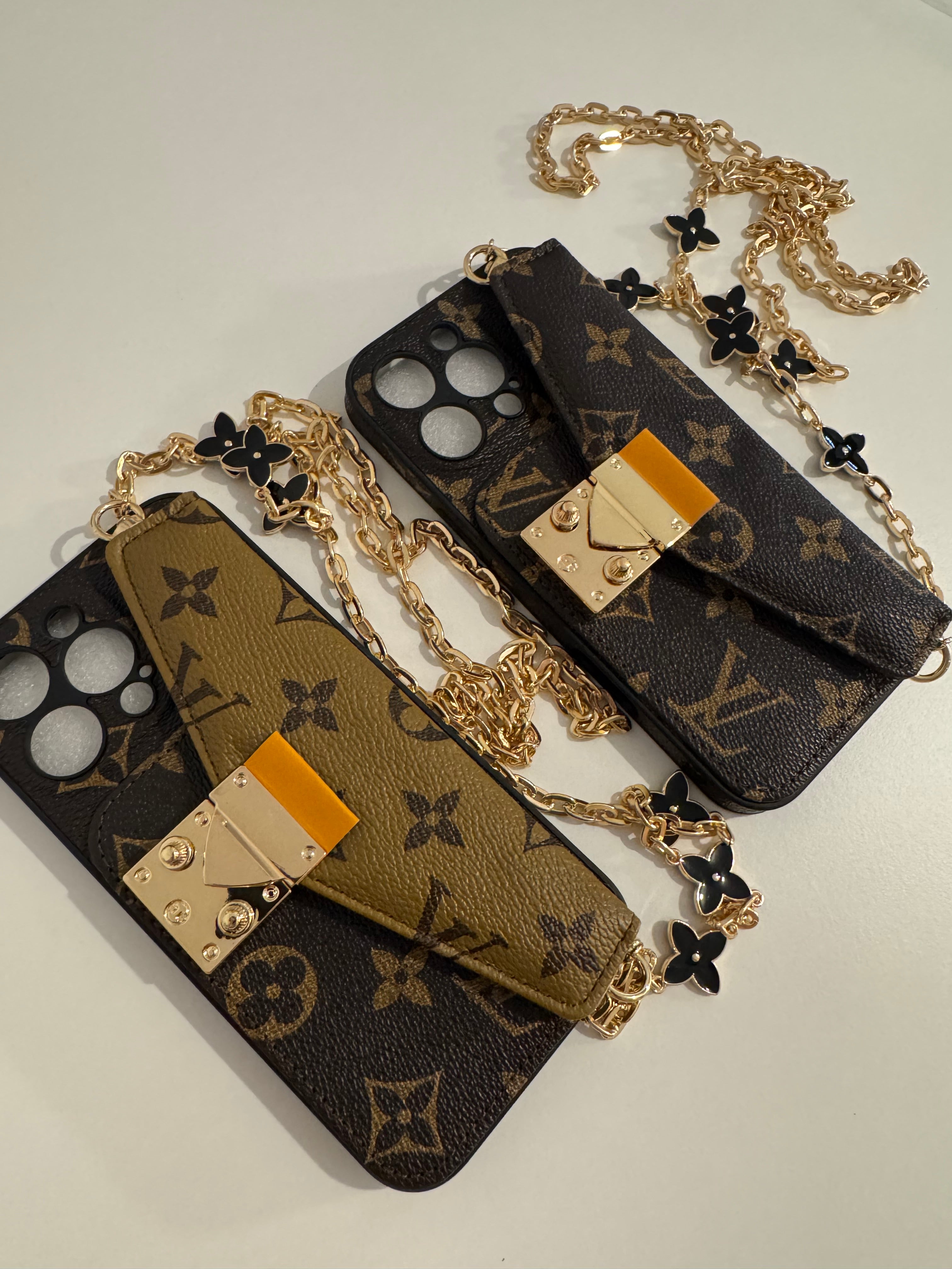 Coque L.V bandoulière iPhone 16 pro max